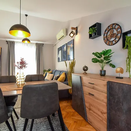 Amico Apartment *