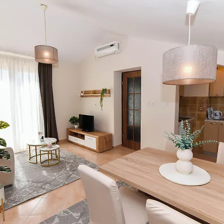 Amico Apartman *