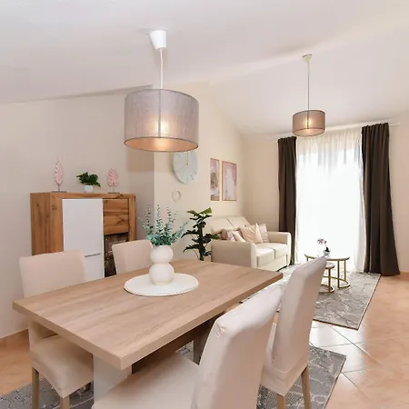 Amico Апартаменты Задар