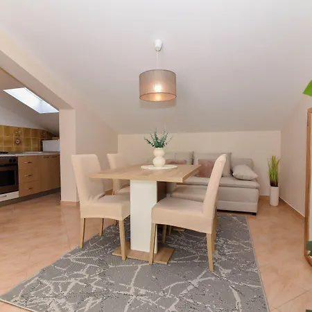 Apartament Amico *