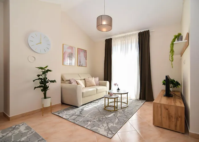 Amico Apartment *