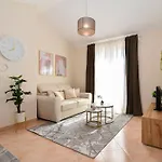 Amico Apartman *